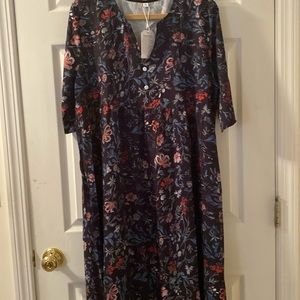 Beautiful ladies, flowered dress extra large